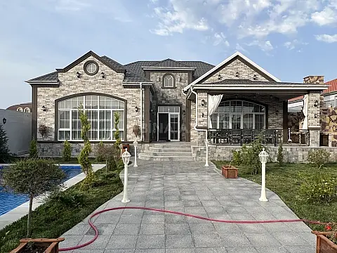 Kirayə verilir 4 otaqlı həyət evi 200 m²