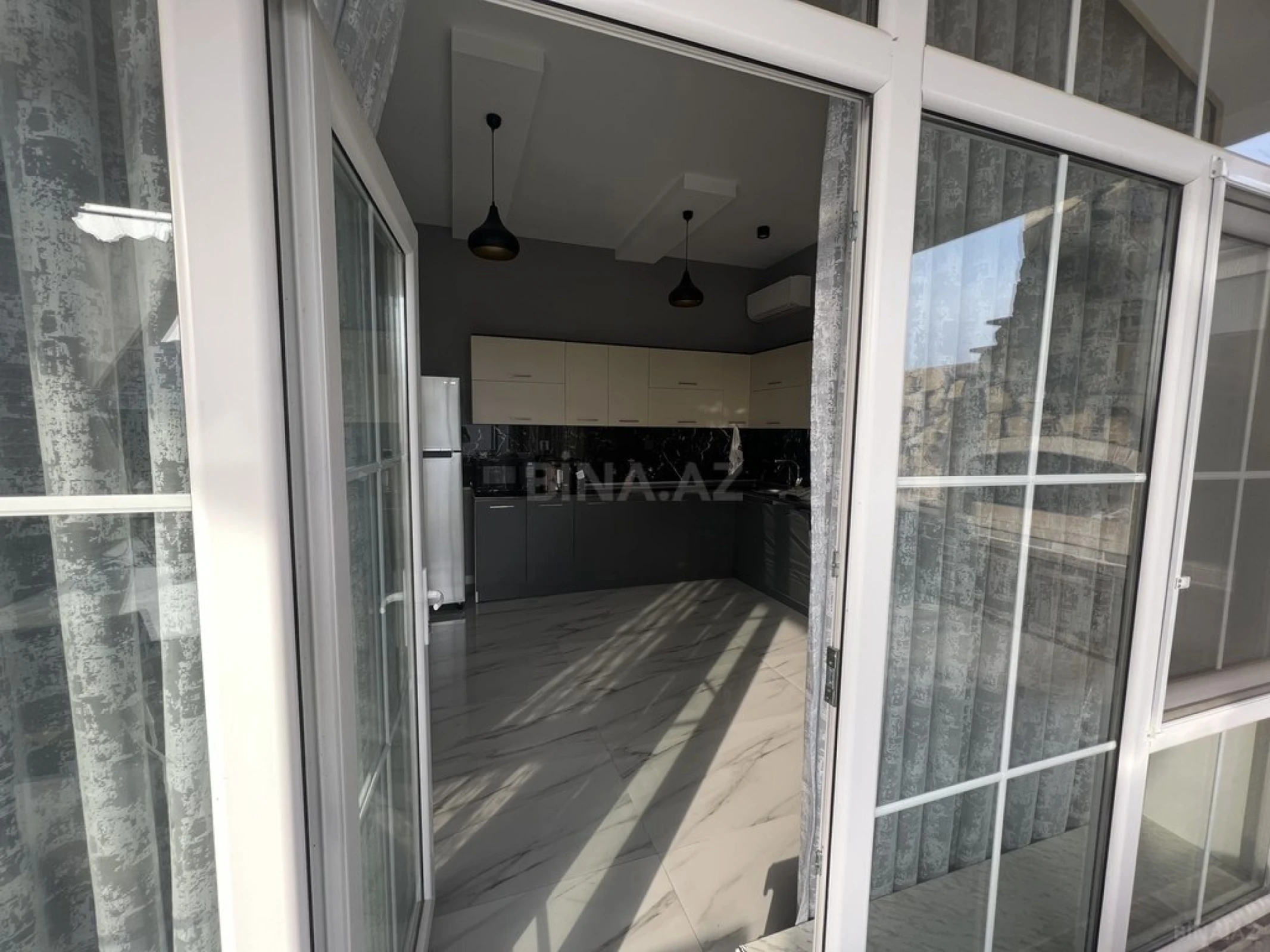 Kirayə verilir 4 otaqlı həyət evi 200 m²