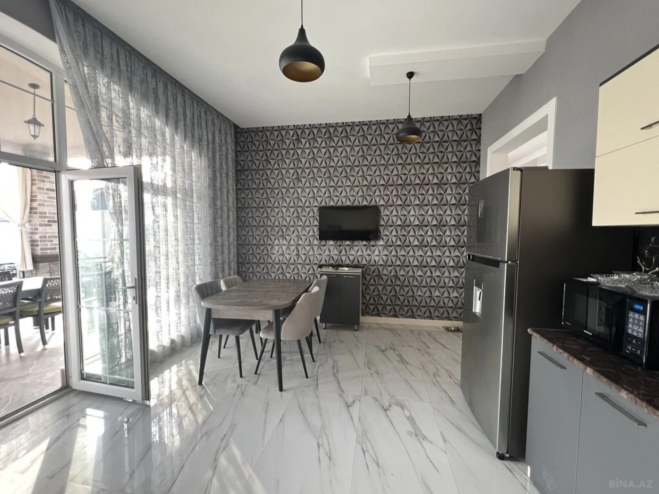 Kirayə verilir 4 otaqlı həyət evi 200 m²