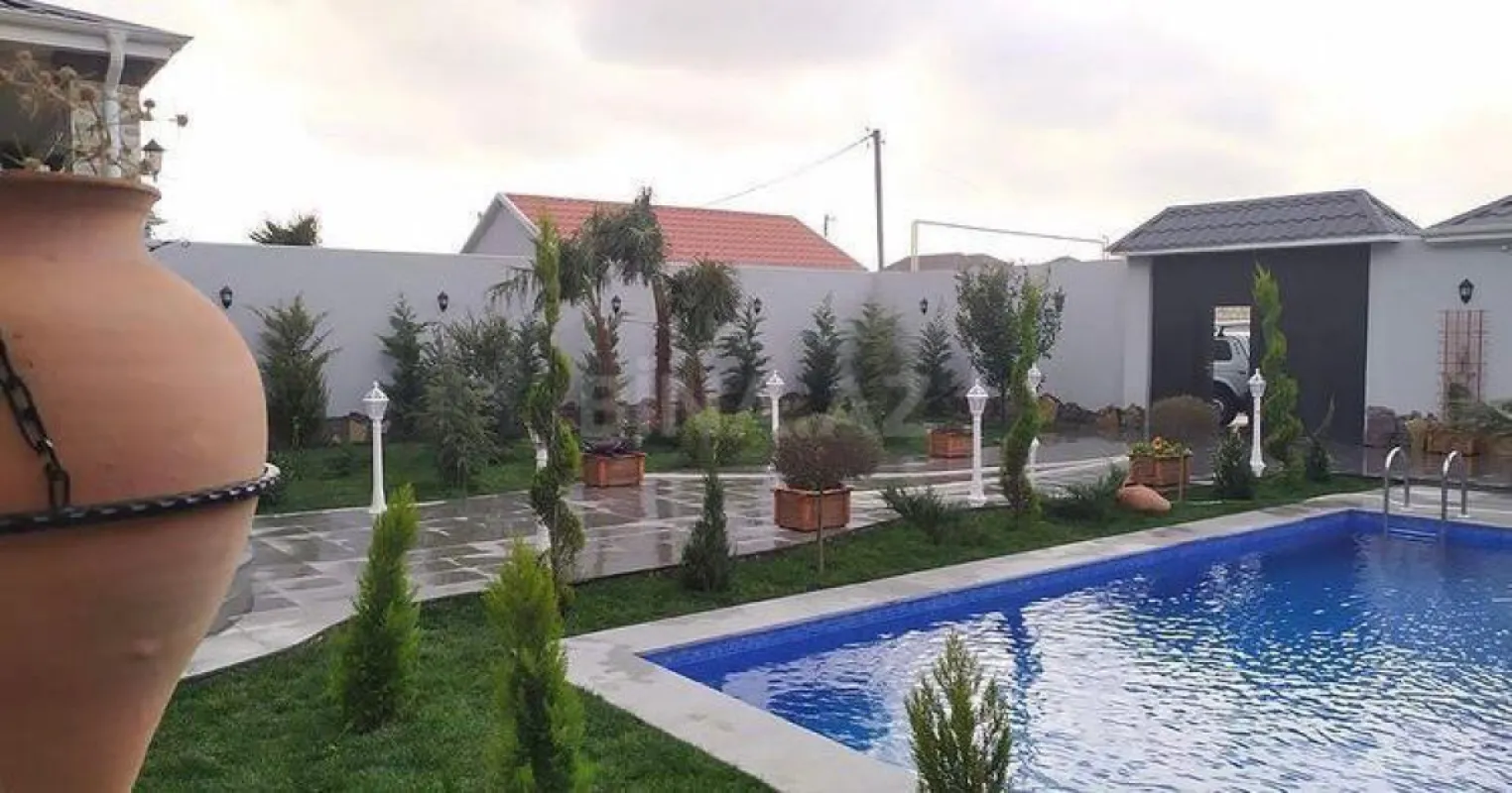 Kirayə verilir 4 otaqlı həyət evi 200 m²