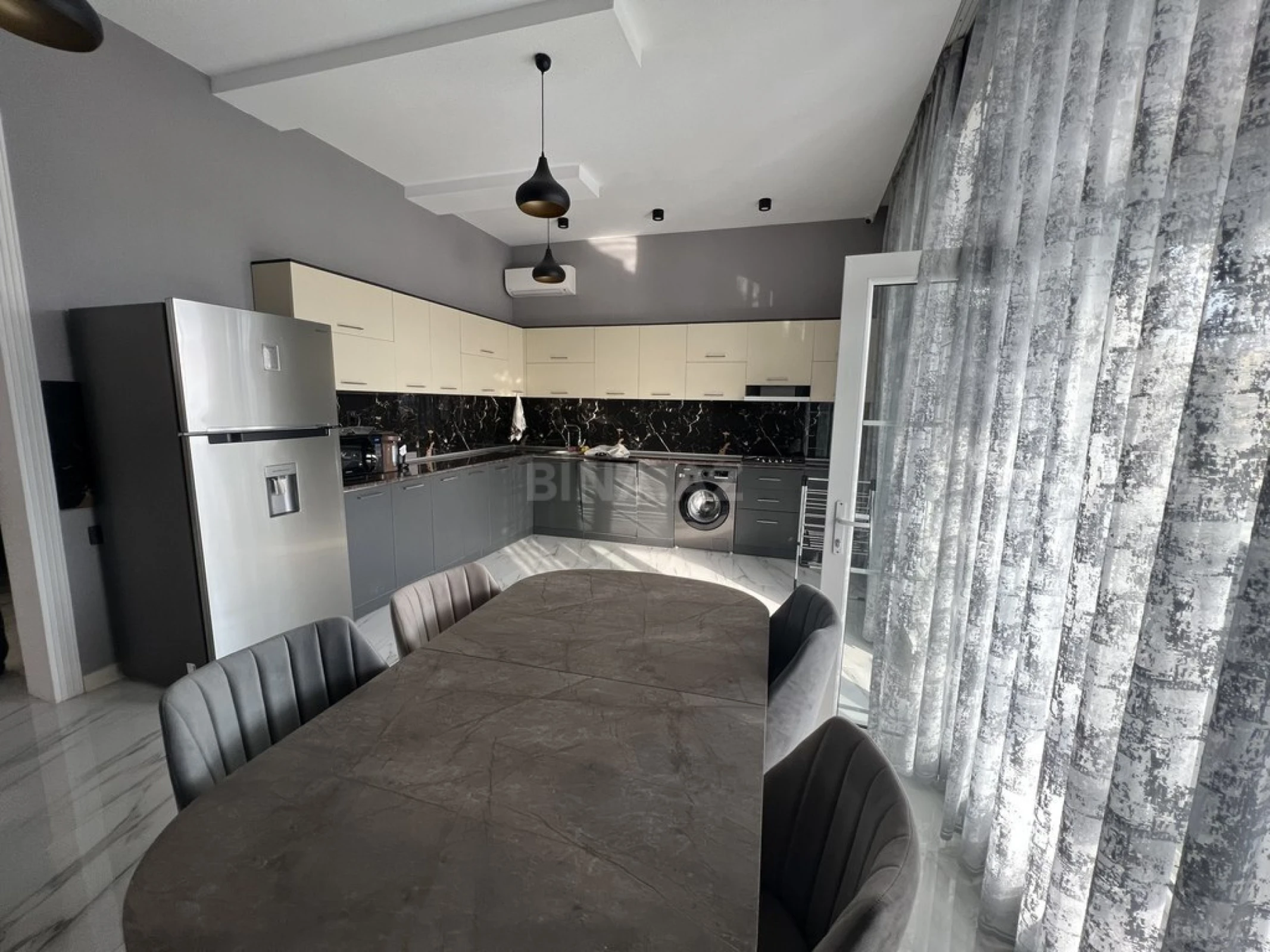 Kirayə verilir 4 otaqlı həyət evi 200 m²