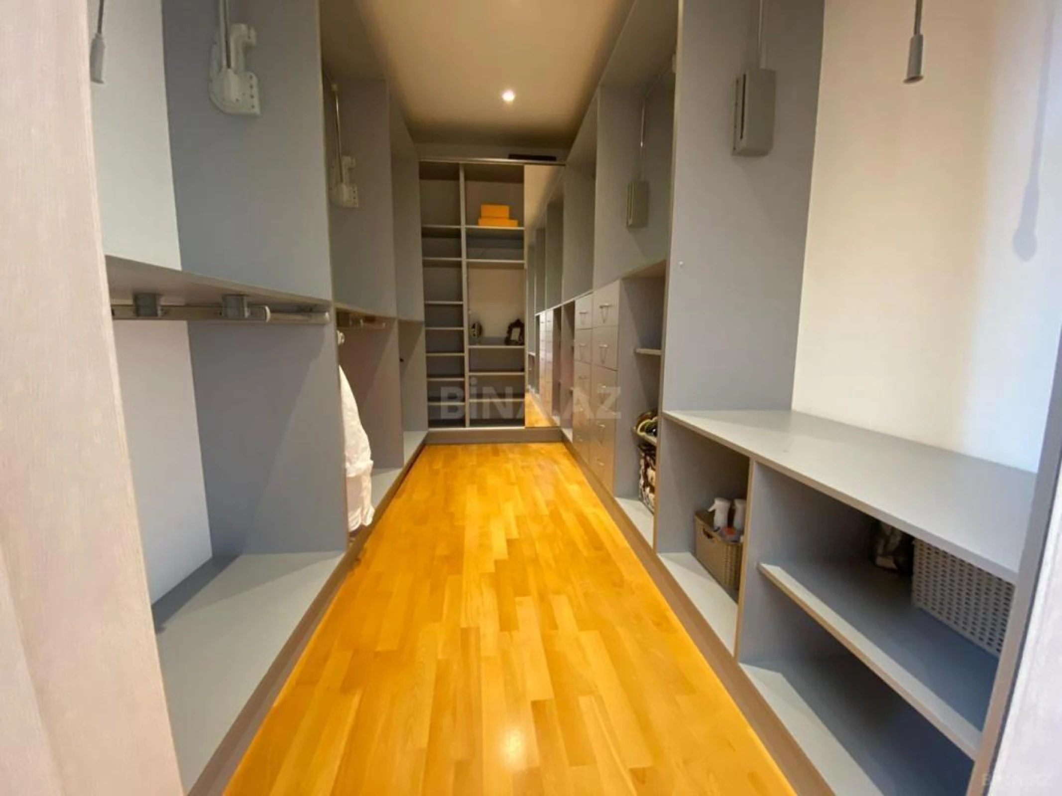 Kirayə verilir 6 otaqlı həyət evi 350 m²