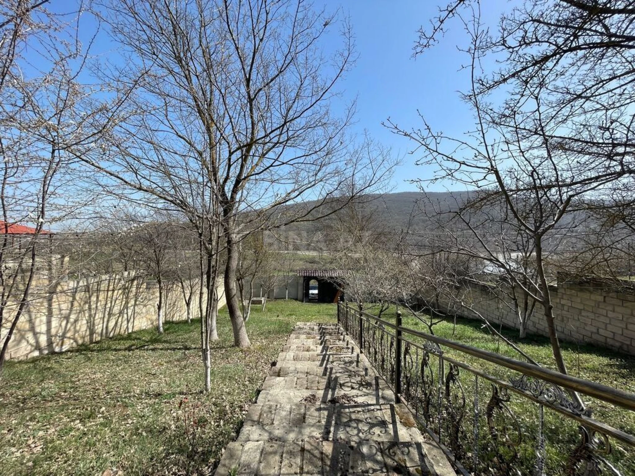 Satılır 4 otaqlı həyət evi 300 m²