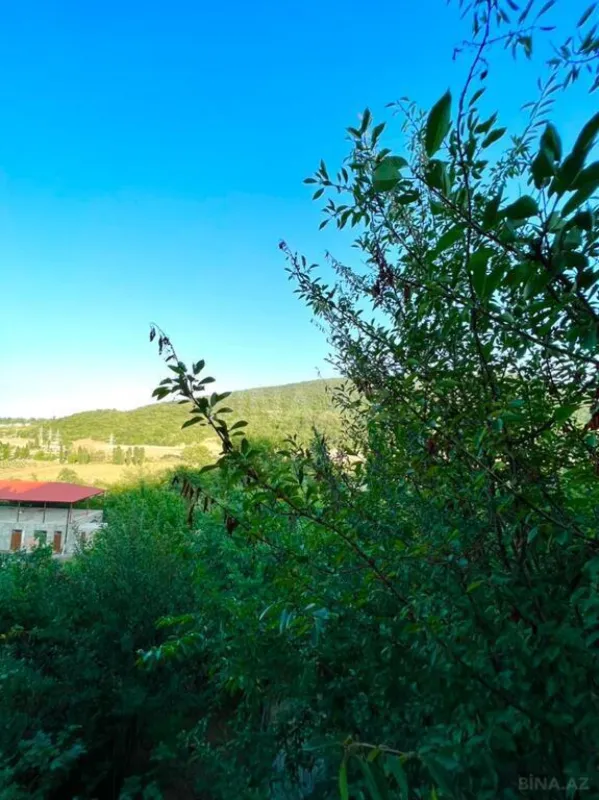 Satılır 4 otaqlı həyət evi 300 m²