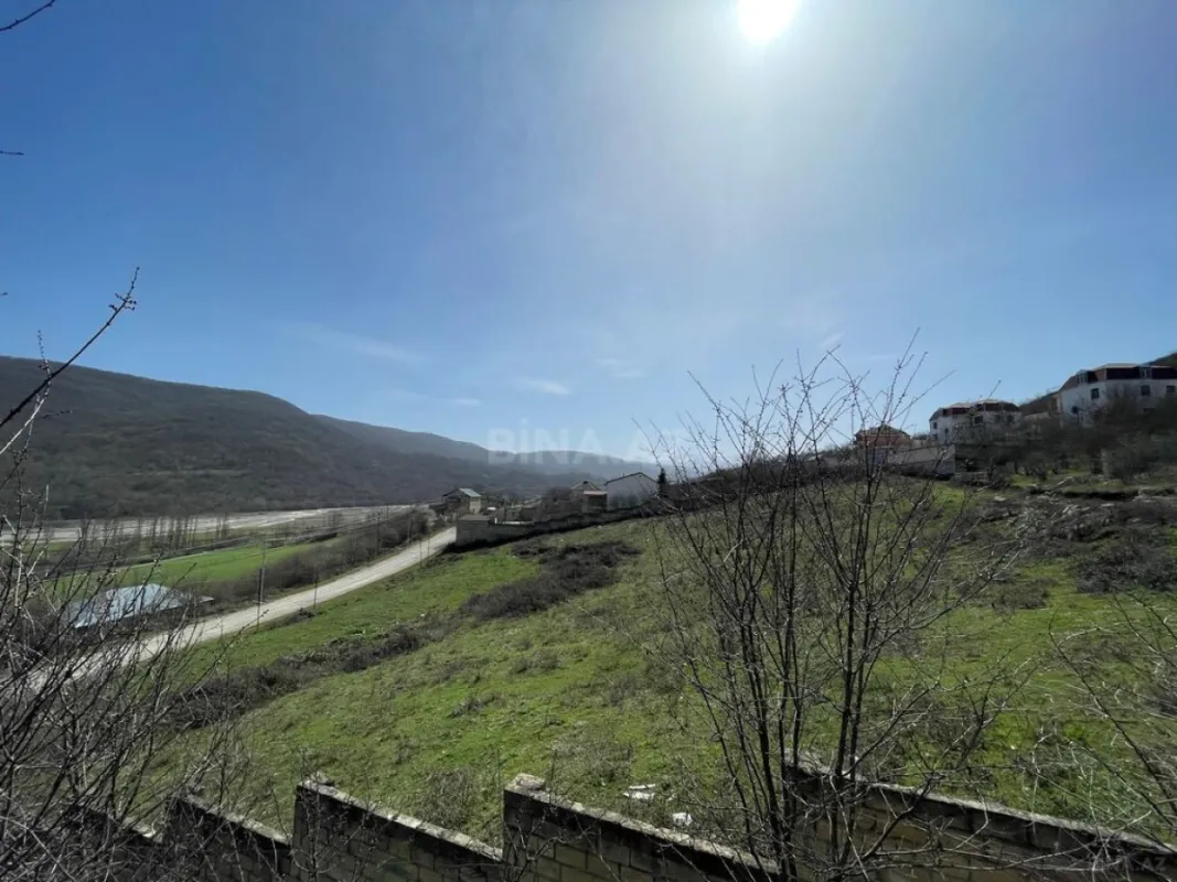 Satılır 4 otaqlı həyət evi 300 m²