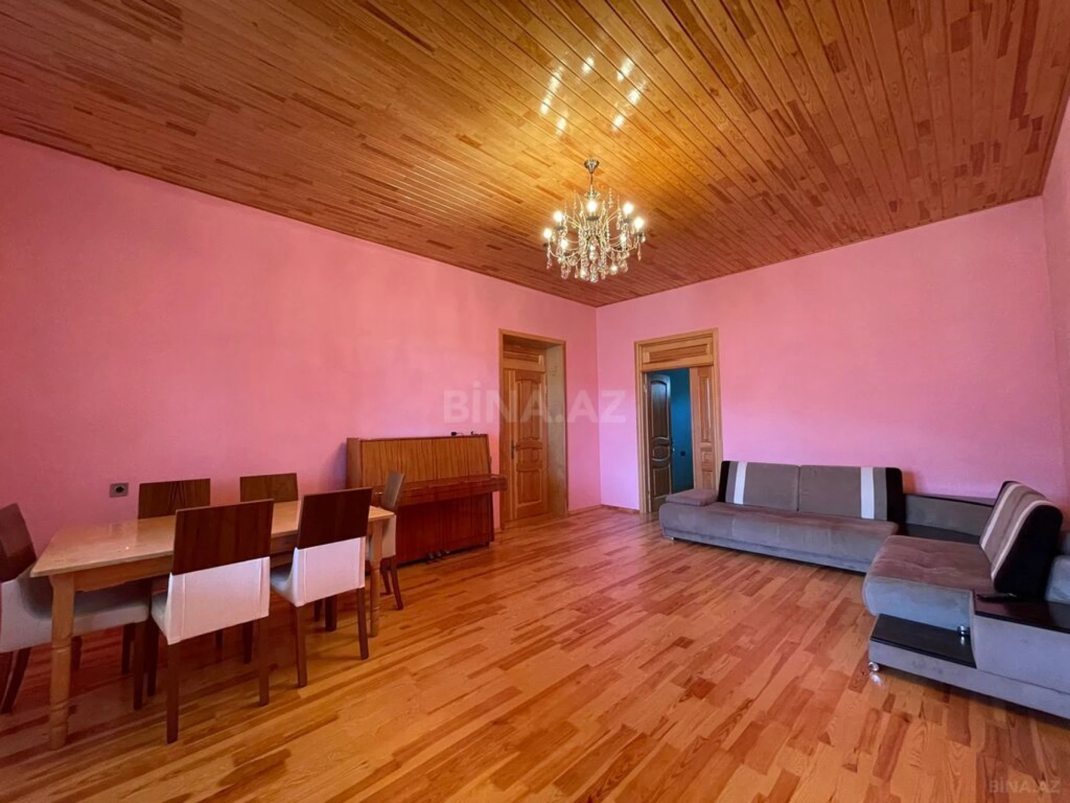 Satılır 4 otaqlı həyət evi 300 m²