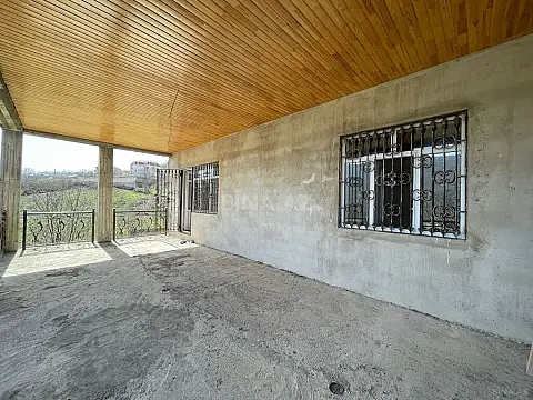 Satılır 4 otaqlı həyət evi 300 m²