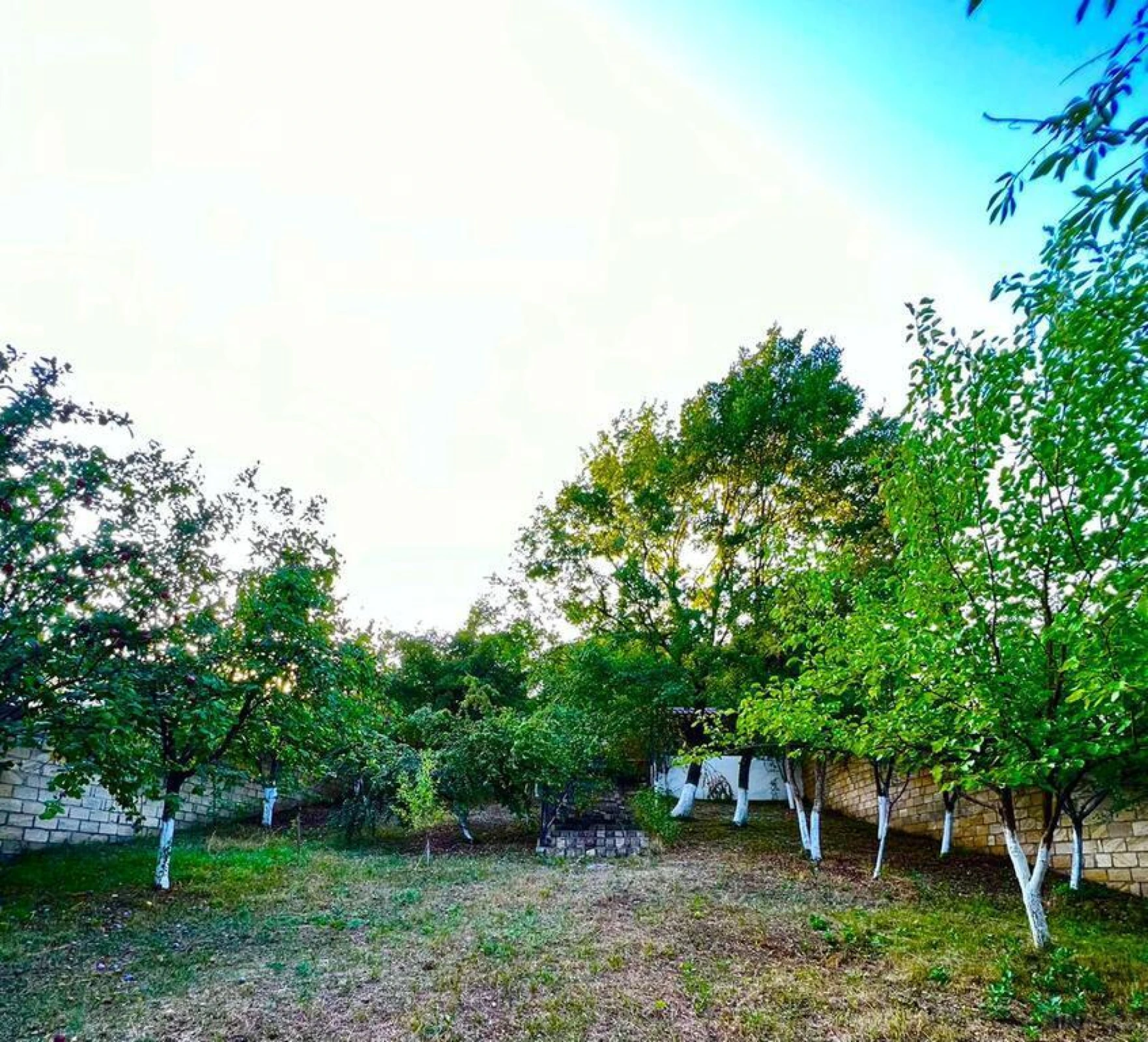 Satılır 4 otaqlı həyət evi 300 m²