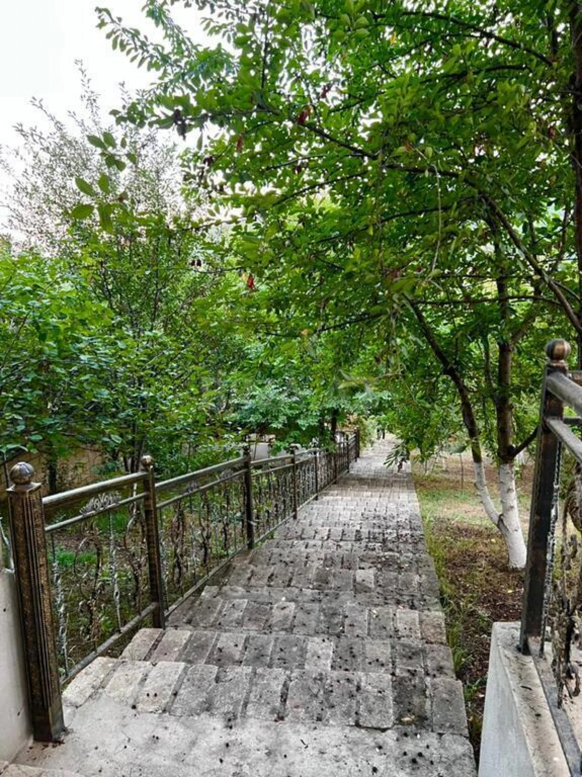 Satılır 4 otaqlı həyət evi 300 m²