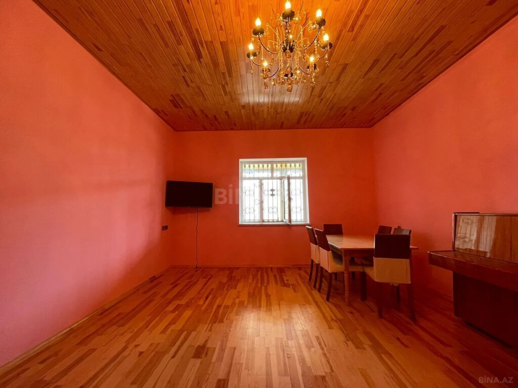 Satılır 4 otaqlı həyət evi 300 m²