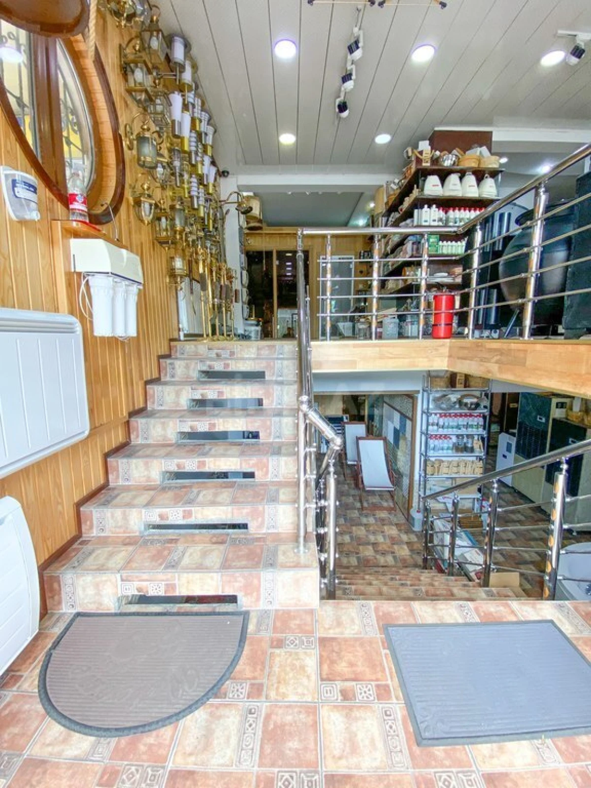 Satılır obyekt 200 m²