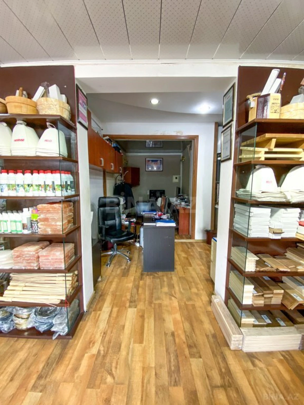 Satılır obyekt 200 m²