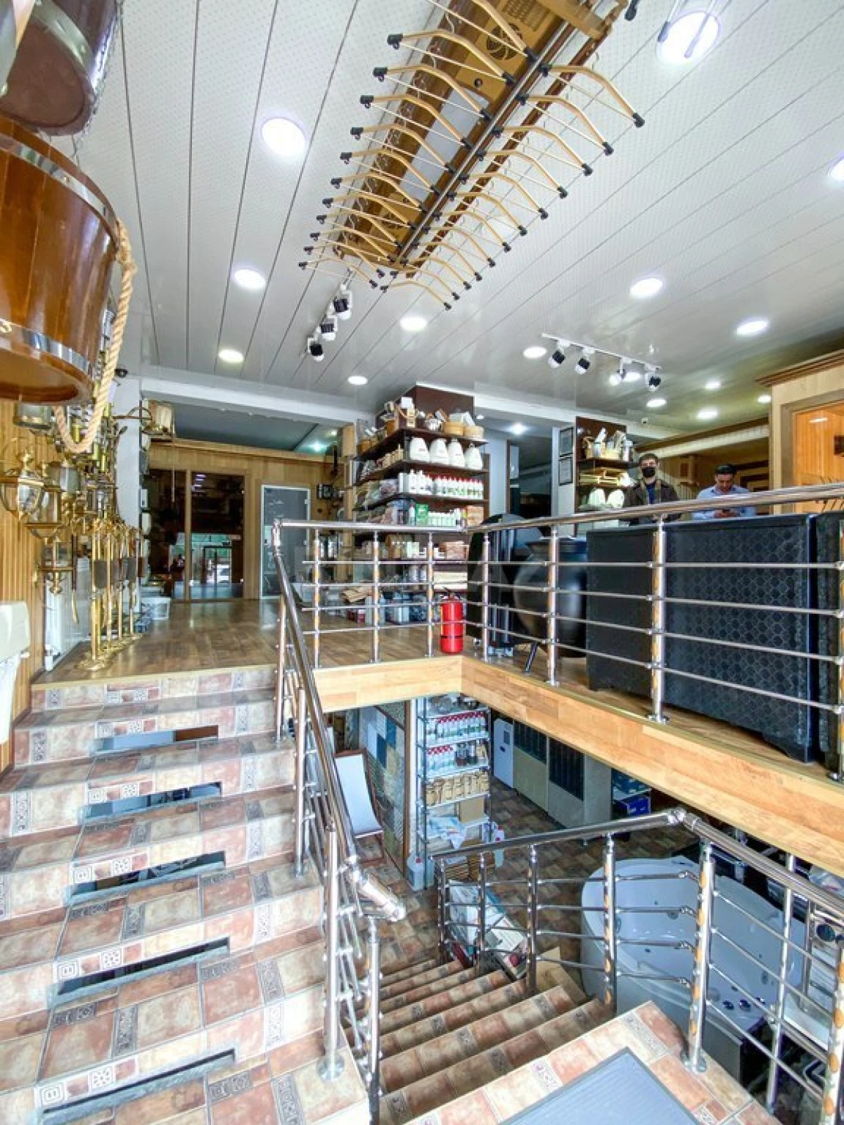 Satılır obyekt 200 m²