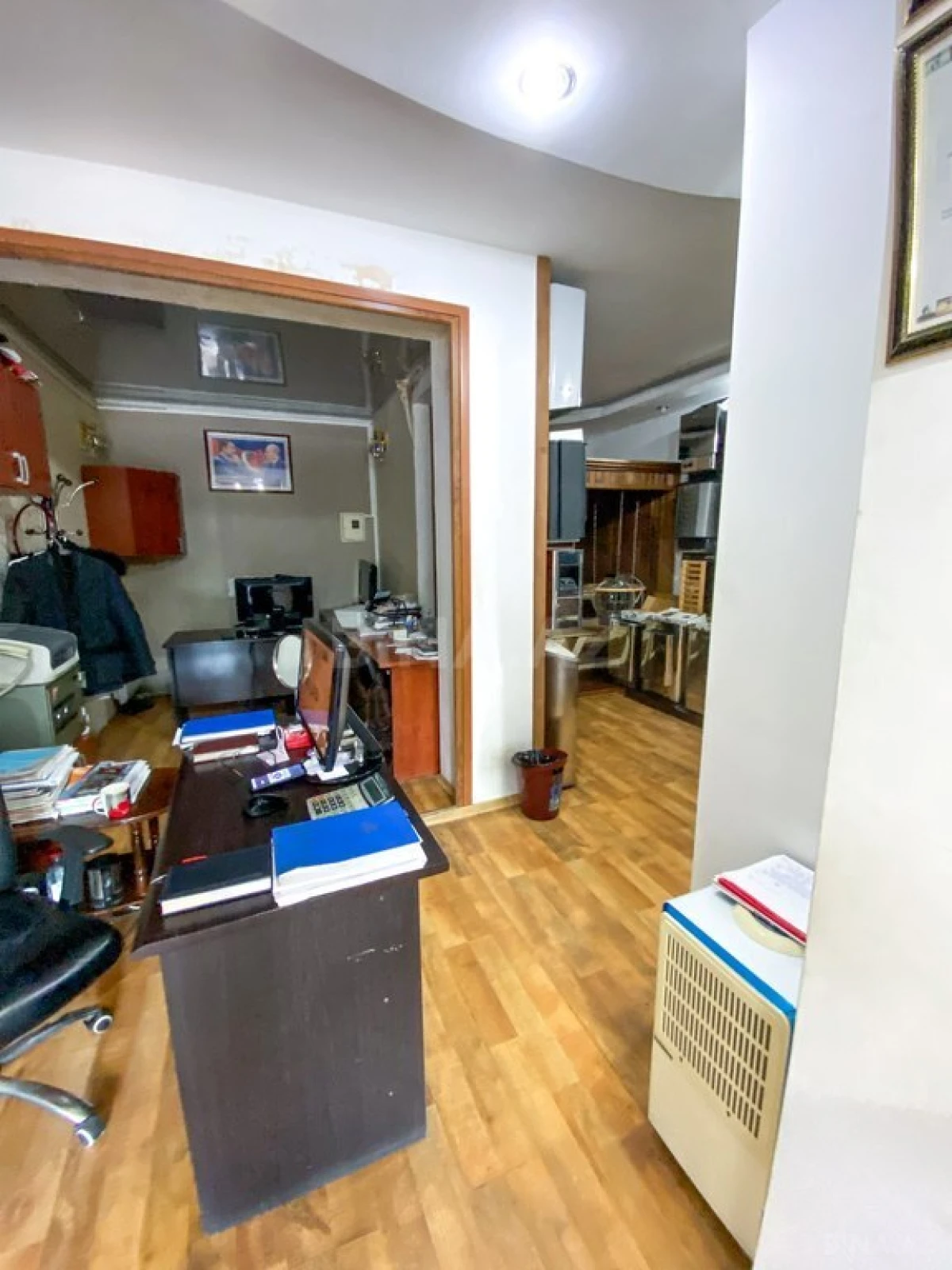 Satılır obyekt 200 m²