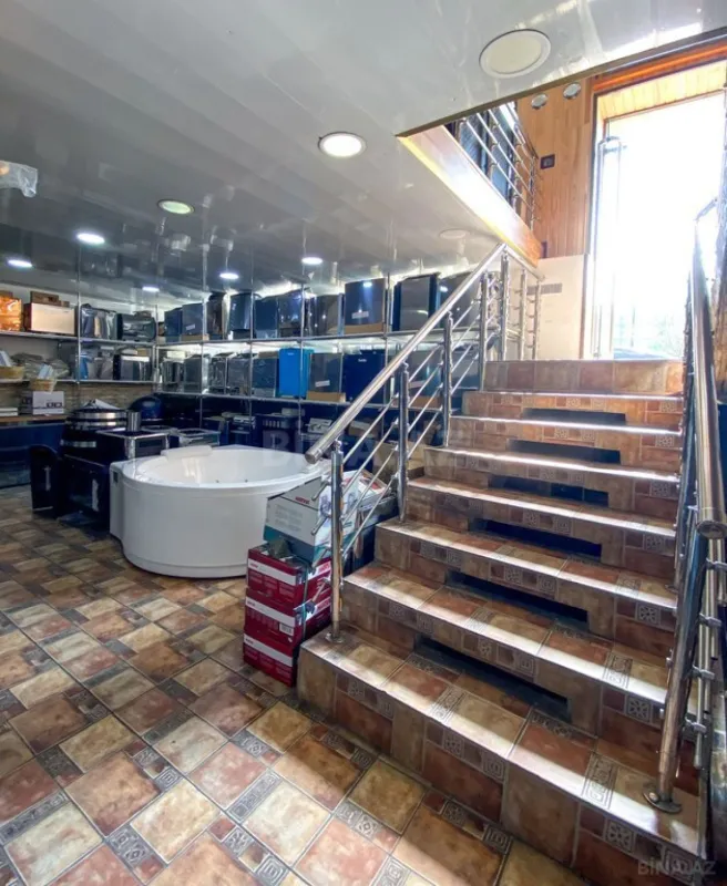 Satılır obyekt 200 m²