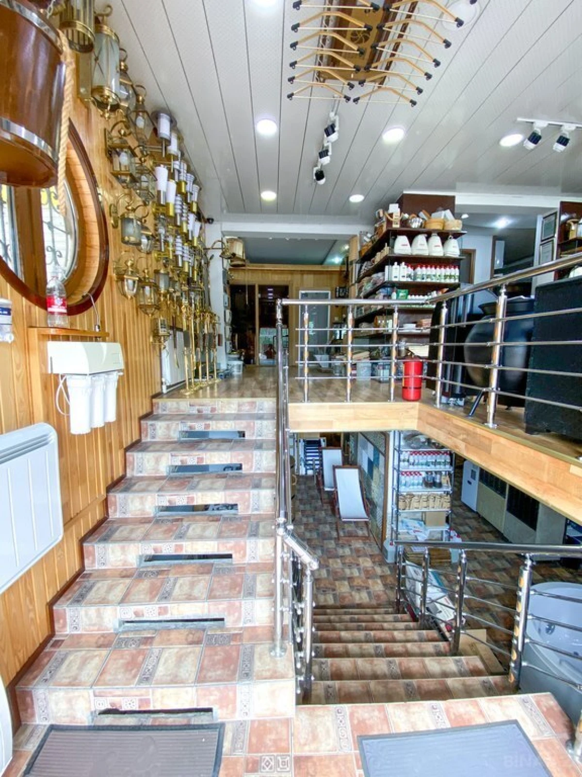 Satılır obyekt 200 m²