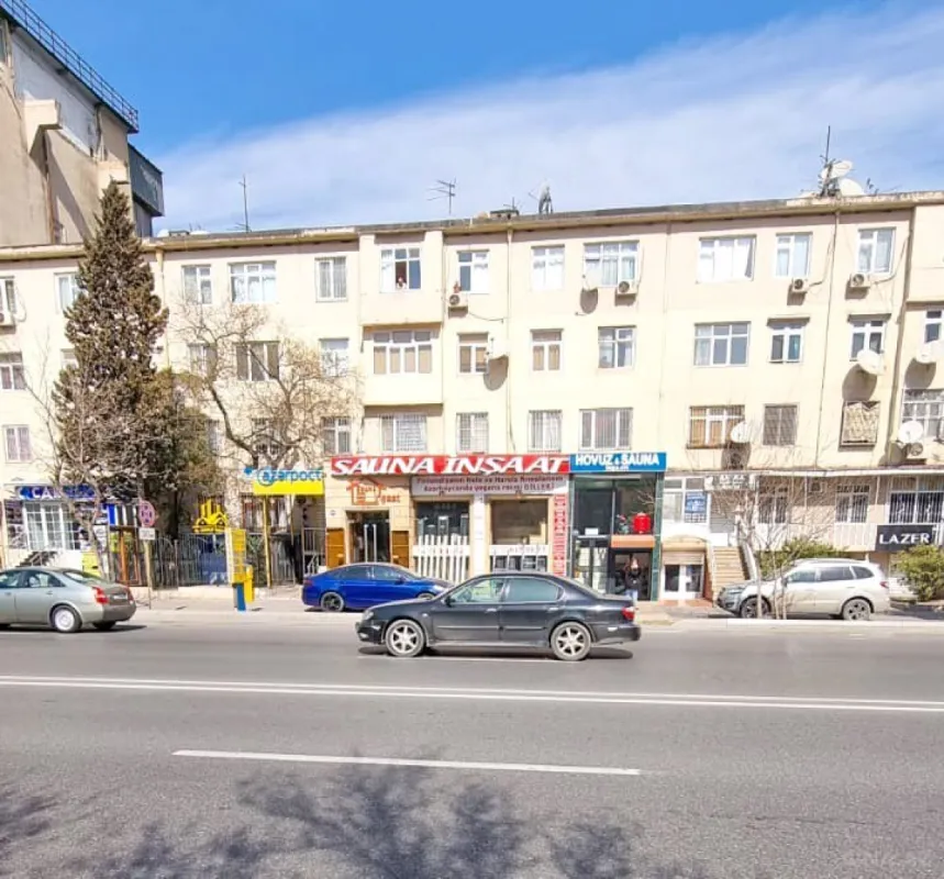 Satılır obyekt 200 m²