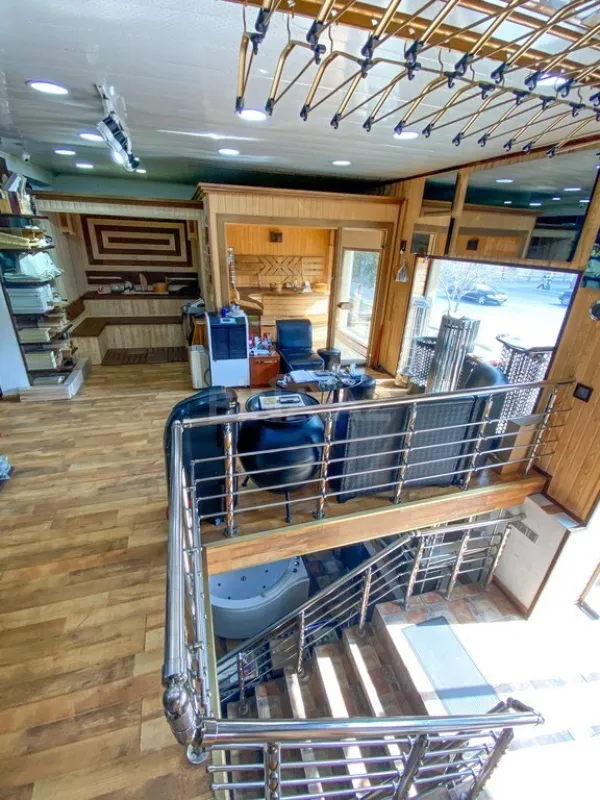 Satılır obyekt 200 m²