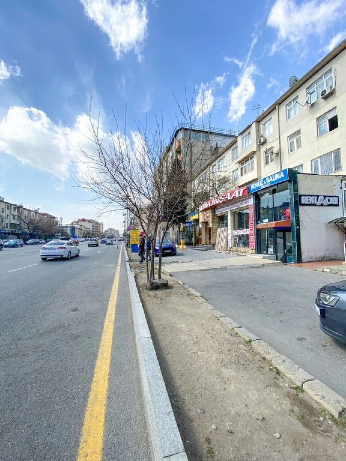 Satılır obyekt 200 m²