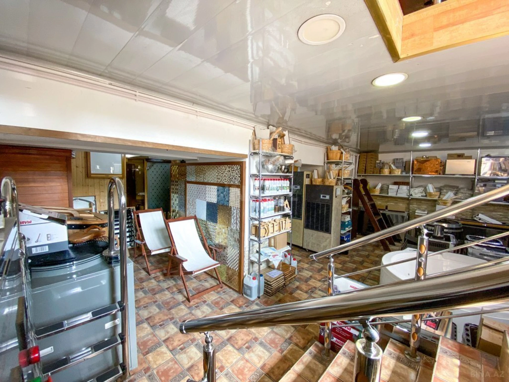 Satılır obyekt 200 m²