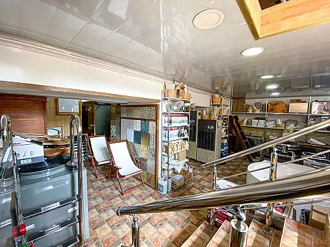 Satılır obyekt 200 m²