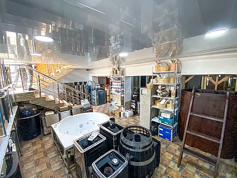 Satılır obyekt 200 m²