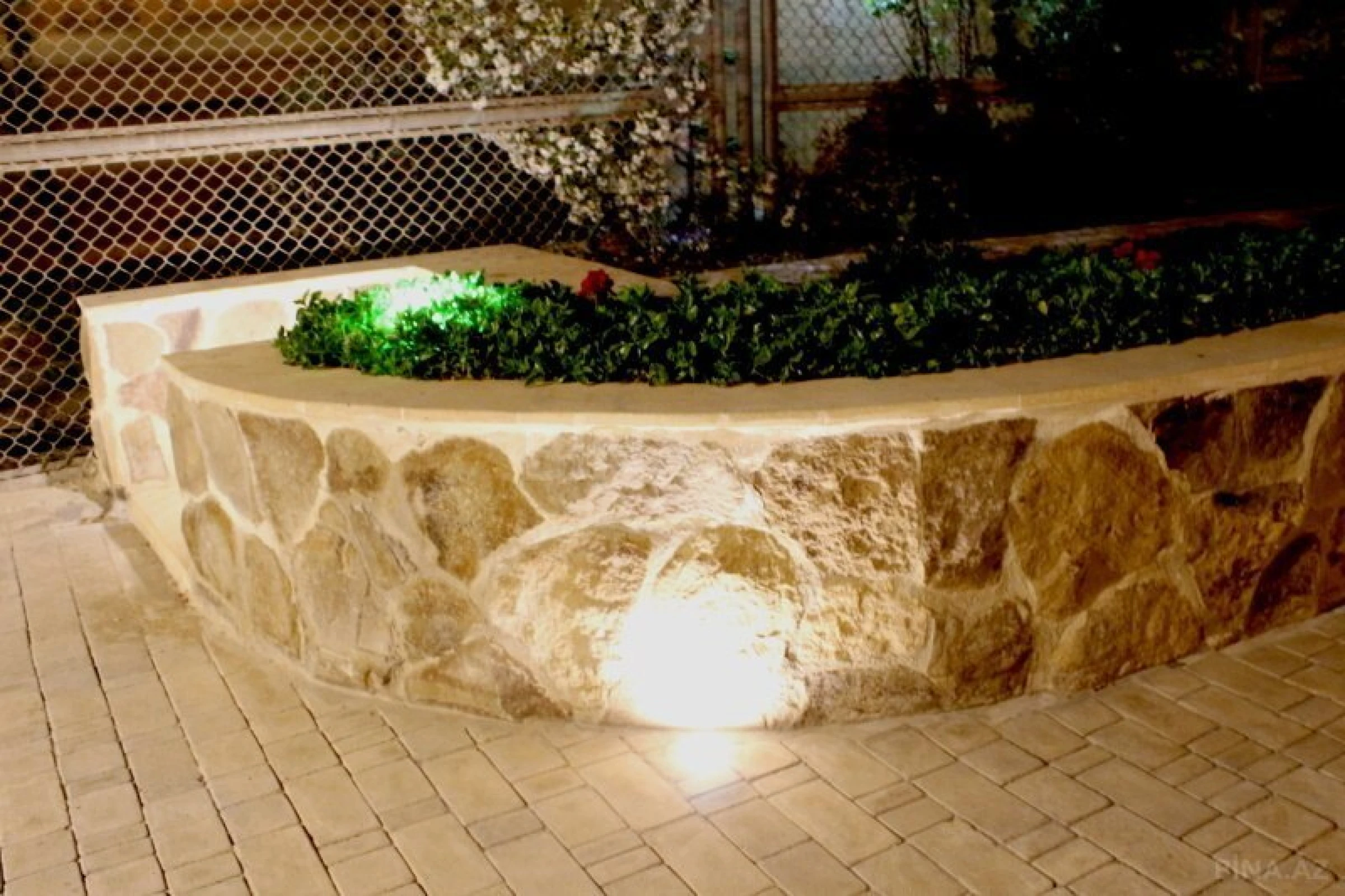 Kirayə verilir 7 otaqlı həyət evi 480 m²