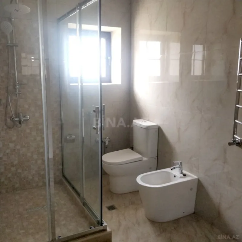 Kirayə verilir 7 otaqlı həyət evi 480 m²