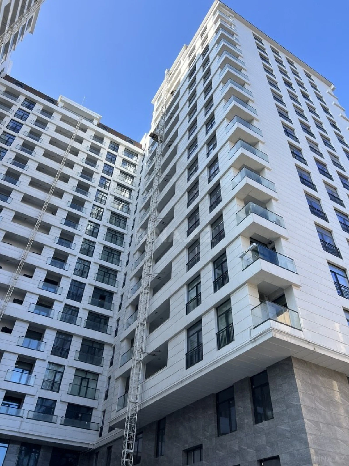Satılır 2 otaqlı mənzil 72 m²
