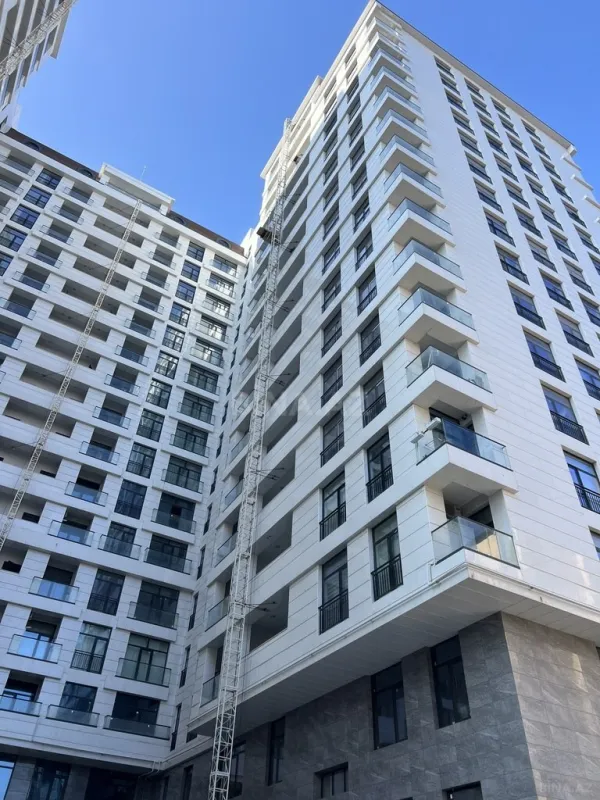 Satılır 2 otaqlı mənzil 72 m²