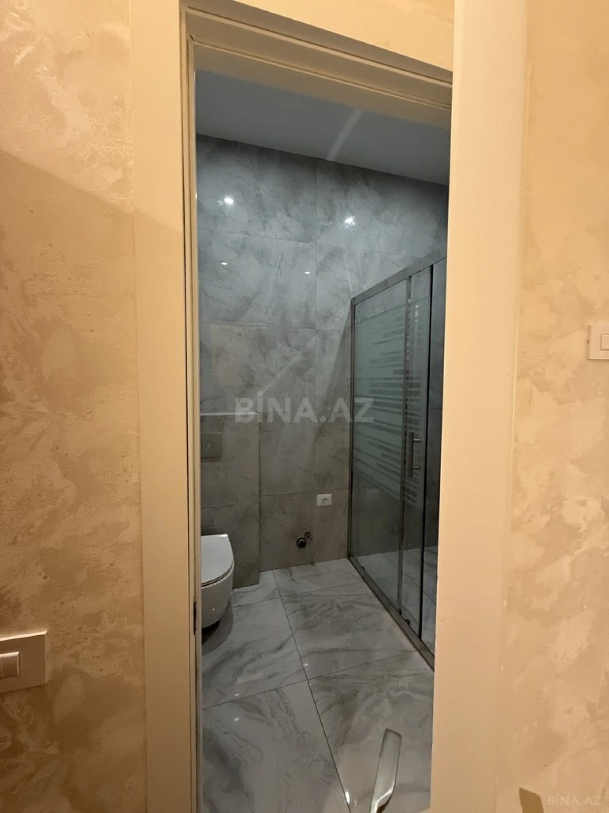 Satılır 2 otaqlı mənzil 72 m²