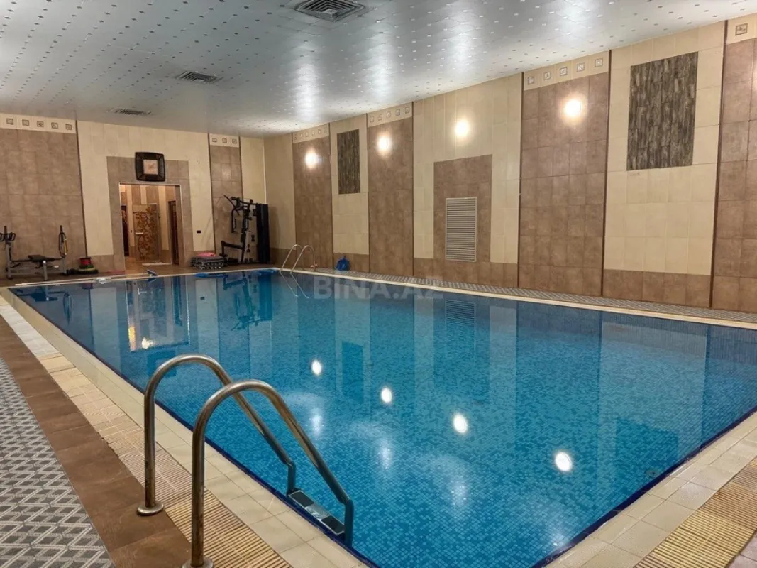 Kirayə verilir 10 otaqlı həyət evi 1000 m²