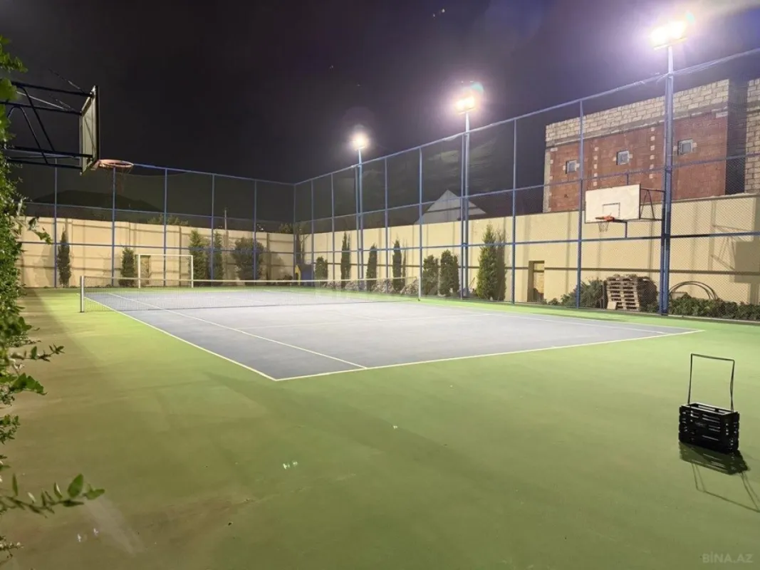 Kirayə verilir 10 otaqlı həyət evi 1000 m²