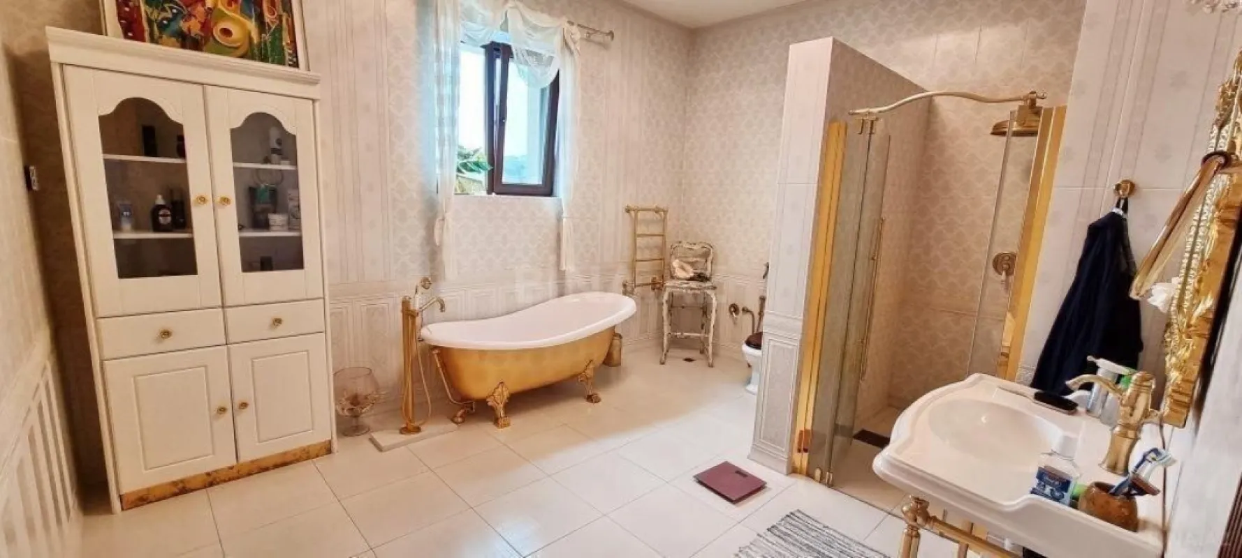 Kirayə verilir 10 otaqlı həyət evi 1000 m²