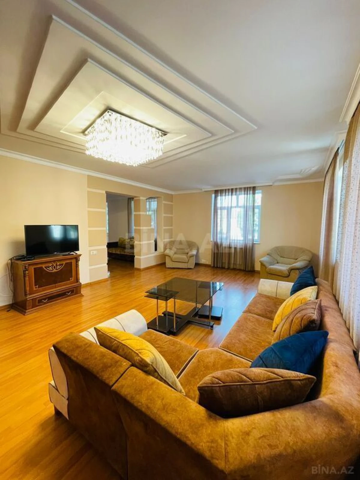 Kirayə verilir 6 otaqlı həyət evi 300 m²