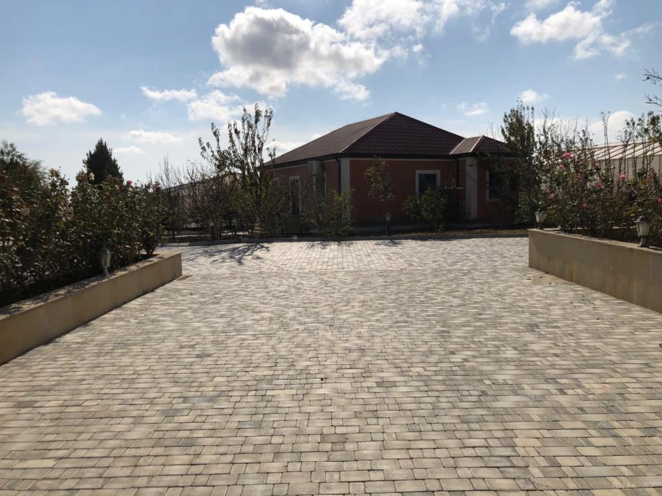 Satılır obyekt 9000 m²