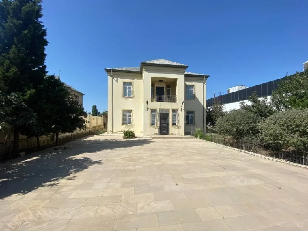 Satılır 6 otaqlı həyət evi 300 m²