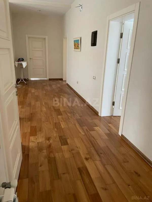 Kirayə verilir 5 otaqlı həyət evi 300 m²