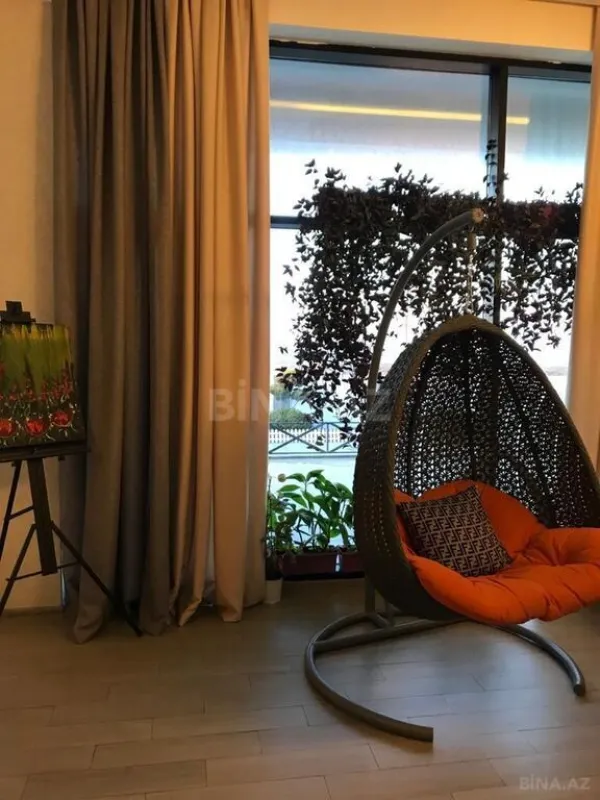 Kirayə verilir 6 otaqlı həyət evi 300 m²