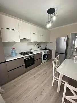 Kirayə verilir 2 otaqlı mənzil 70 m²