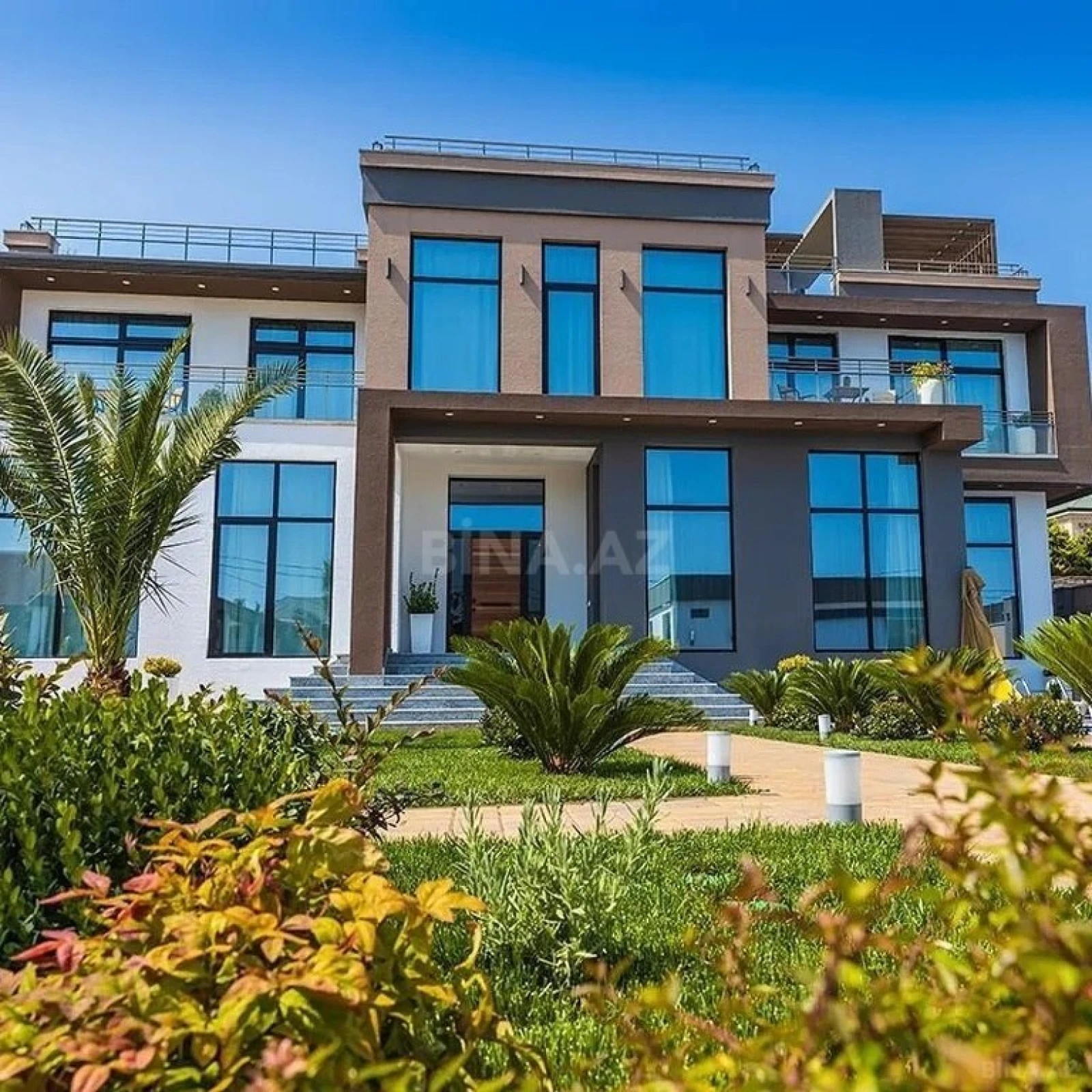 Kirayə verilir 6 otaqlı həyət evi 300 m²