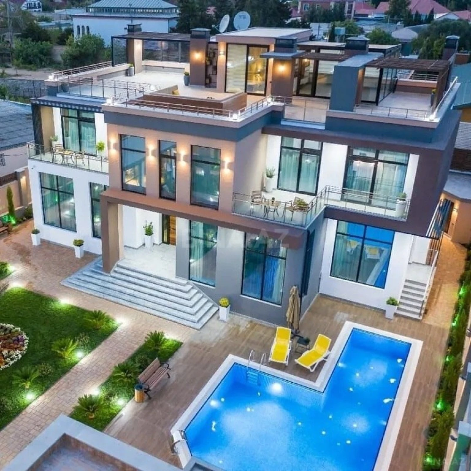 Kirayə verilir 6 otaqlı həyət evi 300 m²