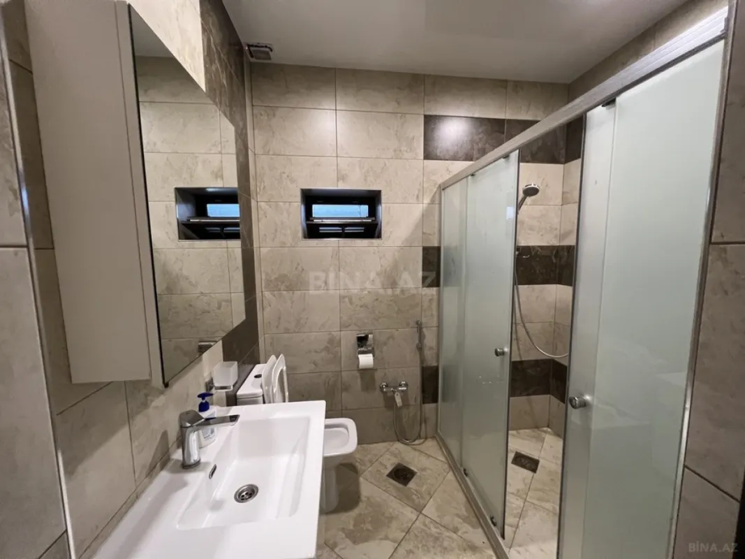 Kirayə verilir 5 otaqlı həyət evi 200 m²
