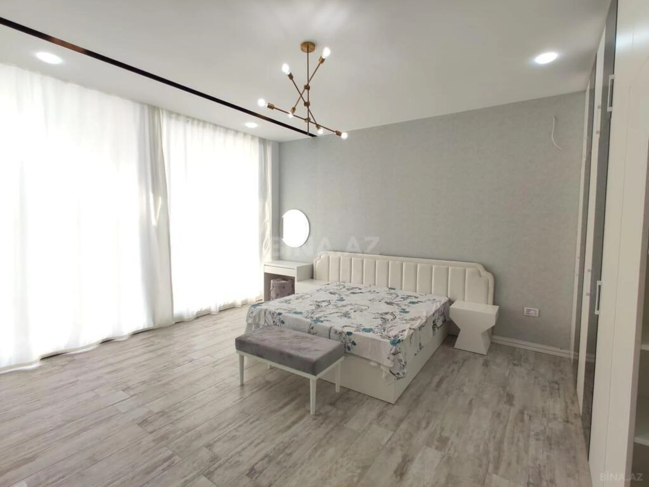 Kirayə verilir 5 otaqlı həyət evi 280 m²