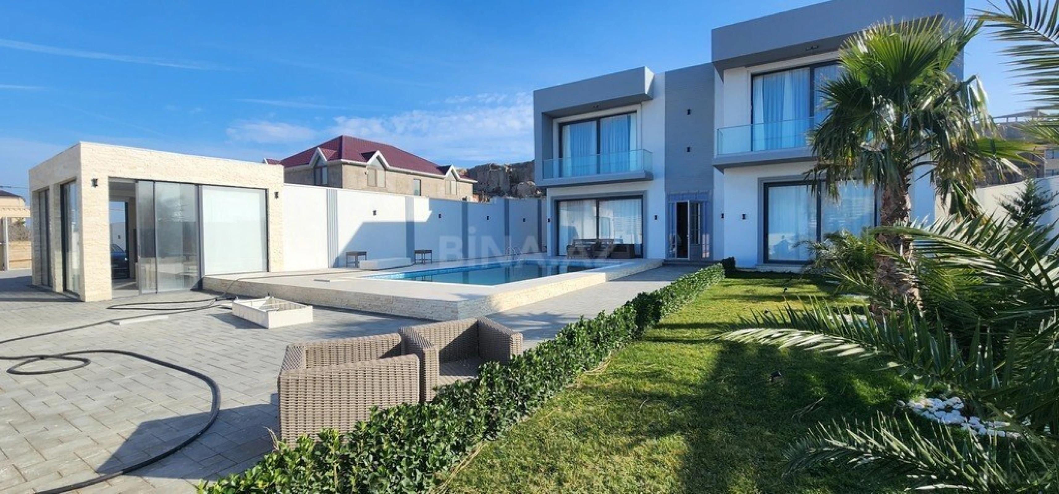 Kirayə verilir 5 otaqlı həyət evi 280 m²