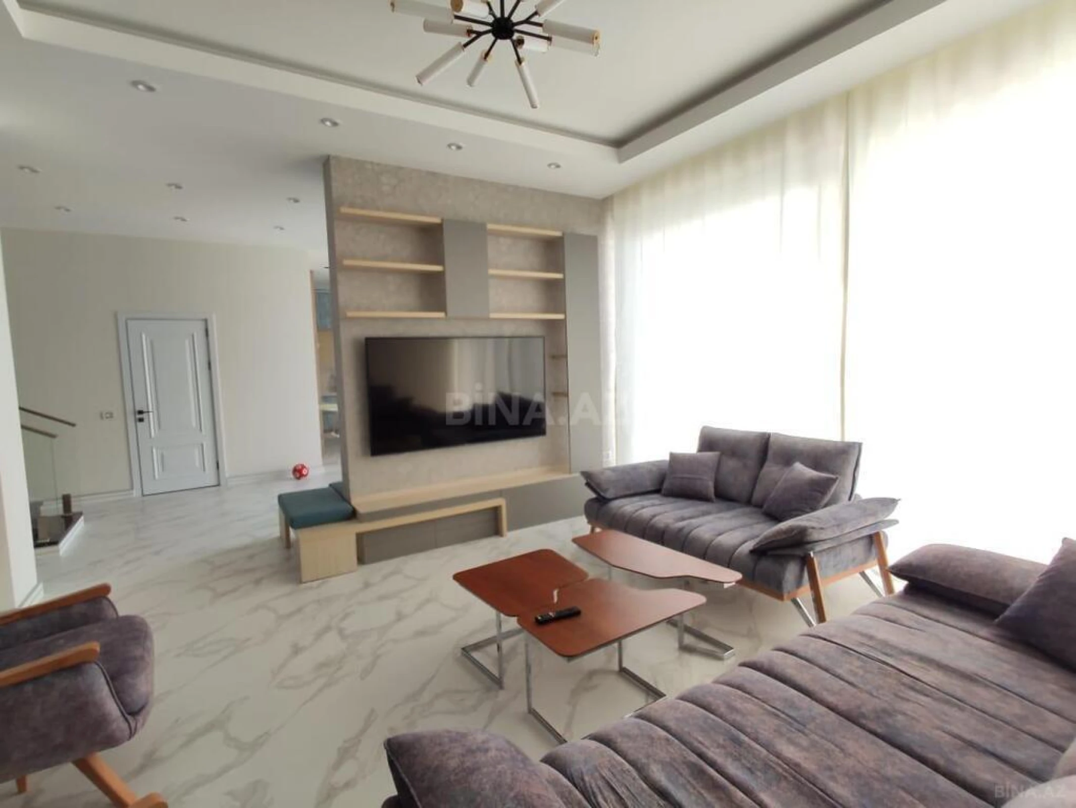 Kirayə verilir 5 otaqlı həyət evi 280 m²