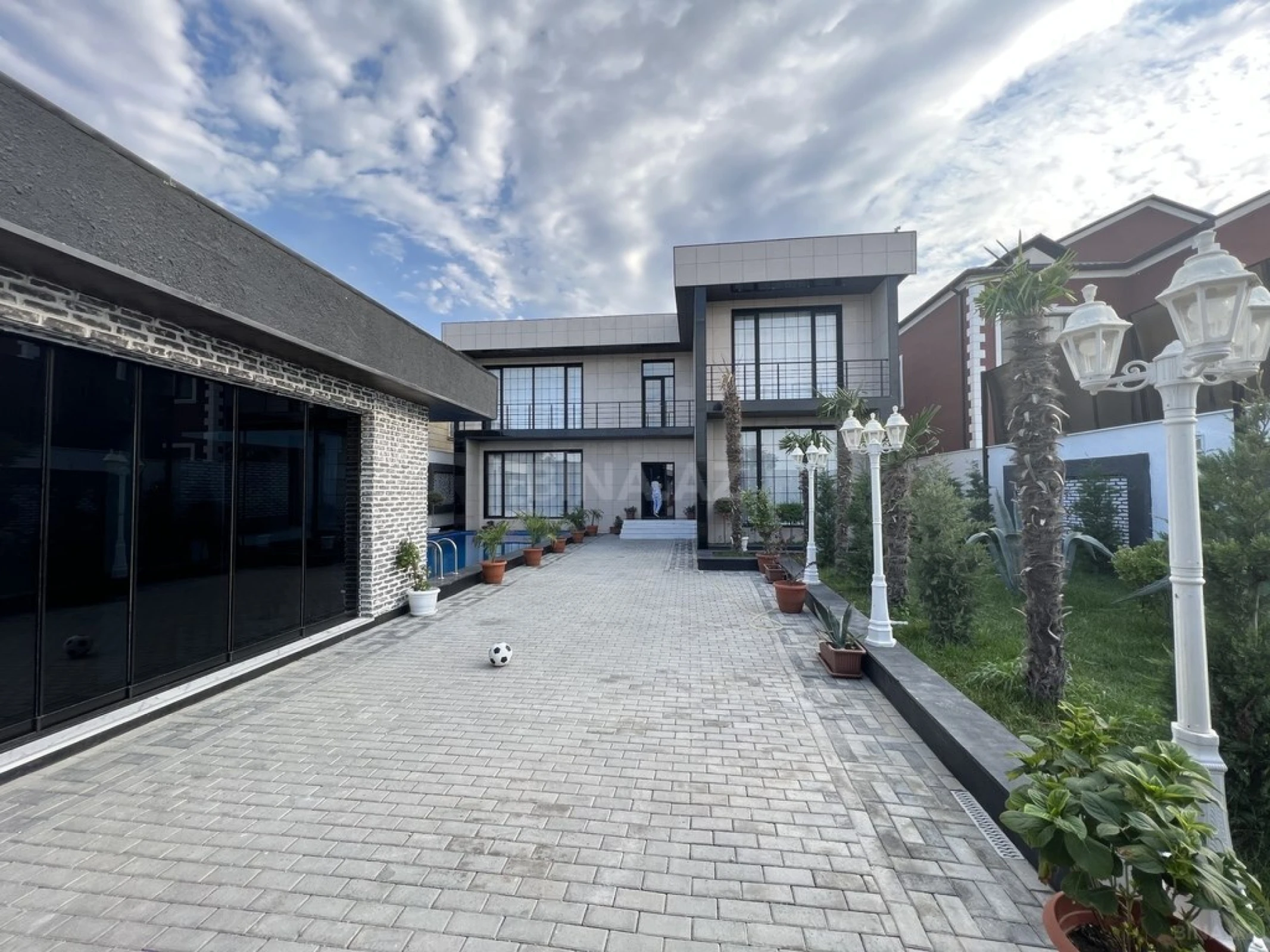 Kirayə verilir həyət evi 290 m²