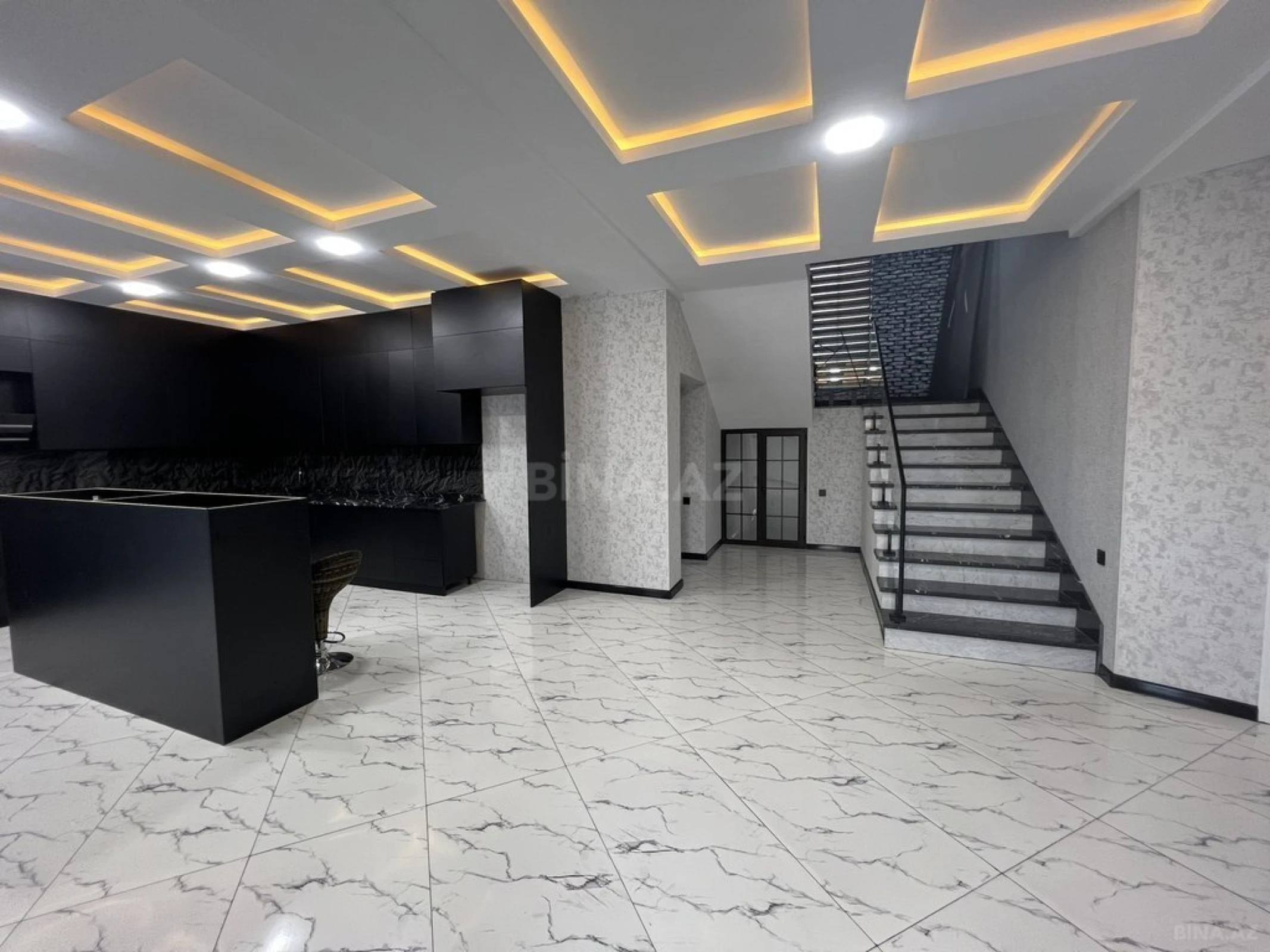 Kirayə verilir həyət evi 290 m²