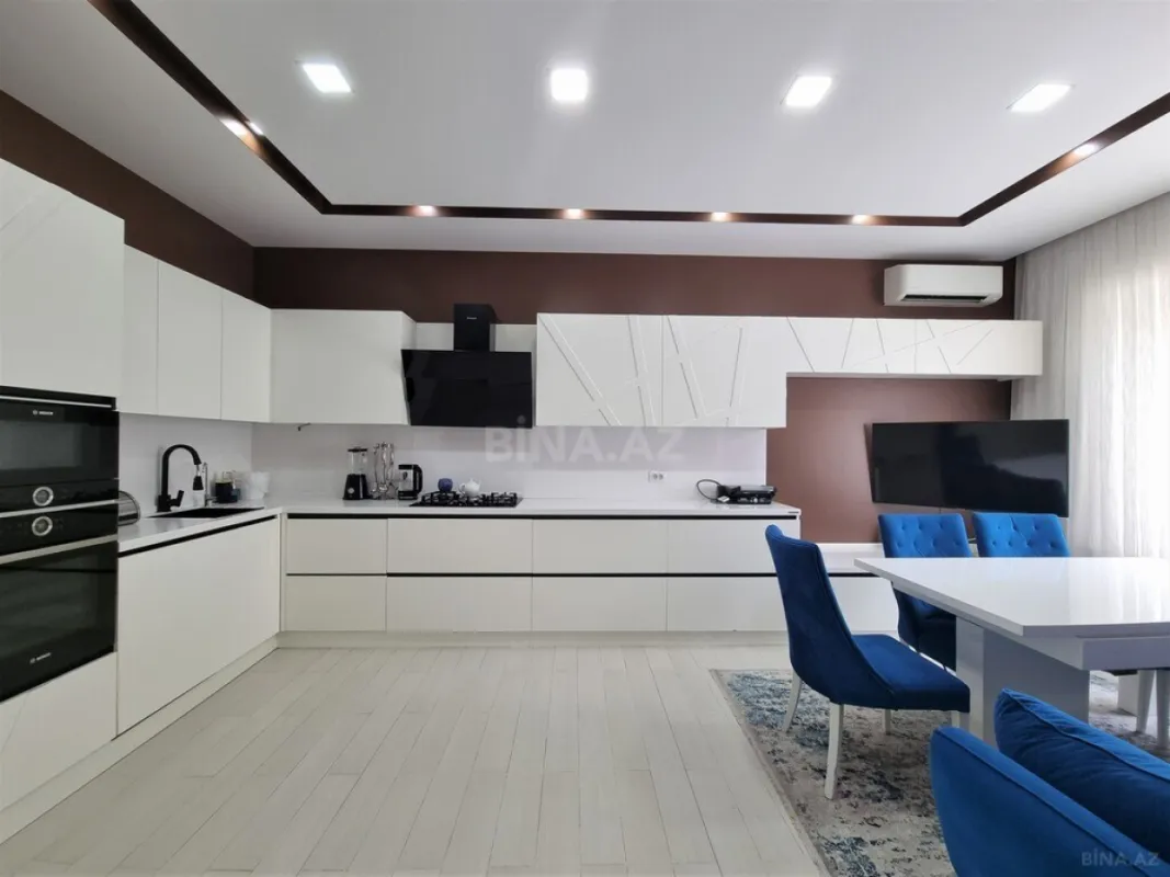 Satılır 5 otaqlı həyət evi 312 m²