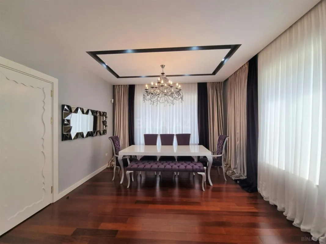 Satılır 5 otaqlı həyət evi 312 m²